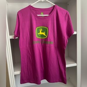 NWT Women’s John Deere tshirt